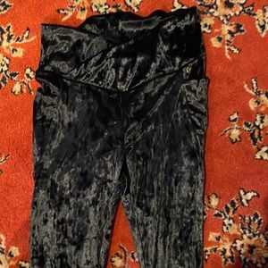 Black velvet Fabletics leggings